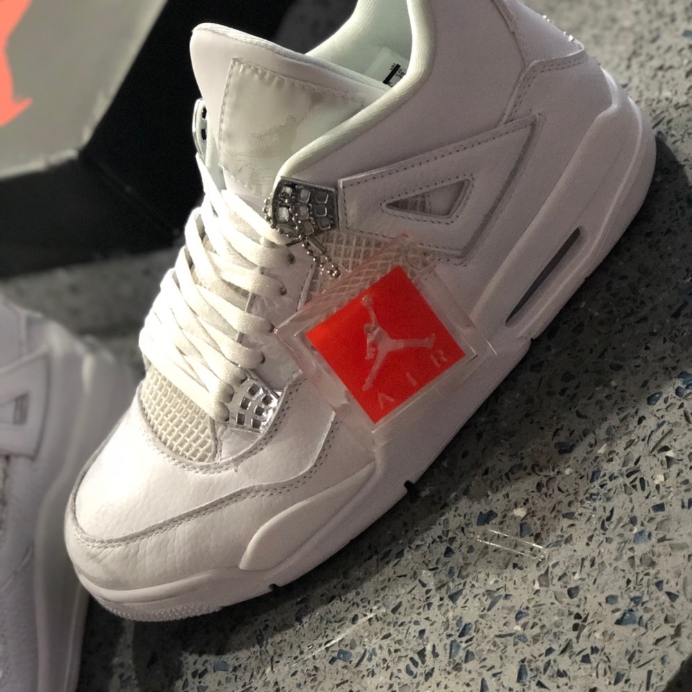 Air Jordan 4 Retro (cultured)